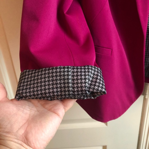 Bright pink lined blazer - Picture 2 of 4